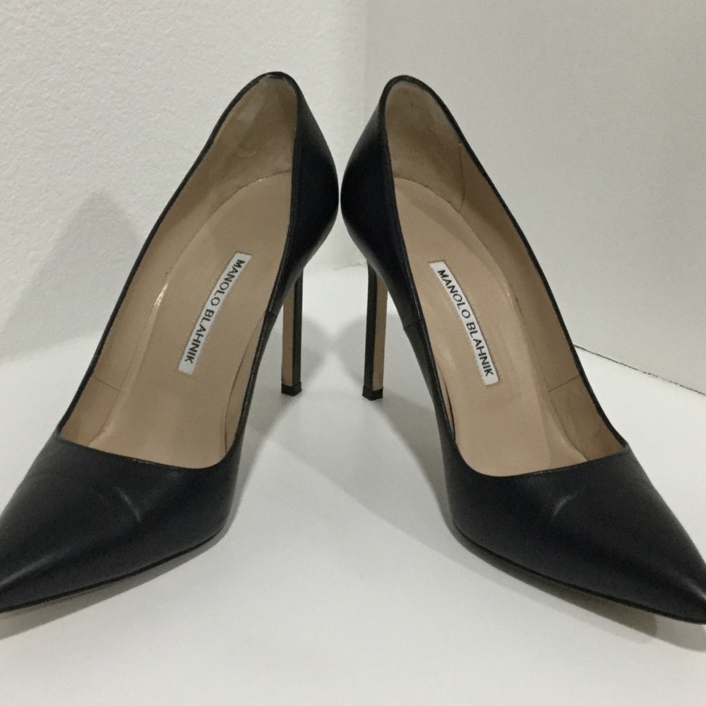 Manolo Blahnik Black BB Pointy Toe Pump